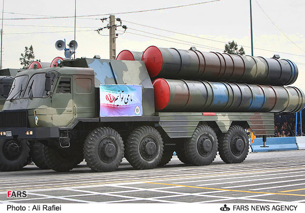 Hệ thống tên lửa S-300 mà Iran tuyên bố tự phát triển và sắp bắn thử.
